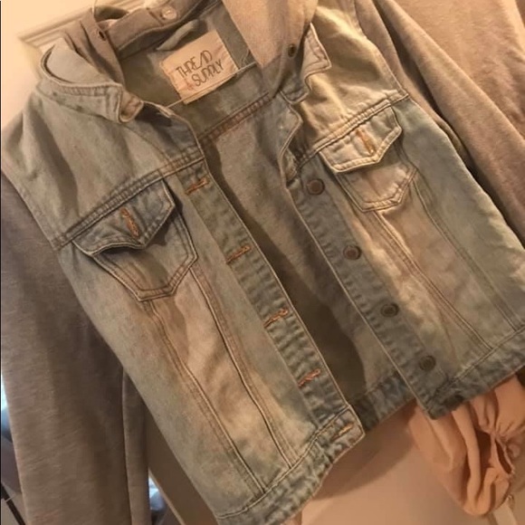 Jean jacket - Picture 1 of 1